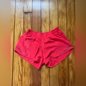 Lululemon 6 hotty hot short, 4”
